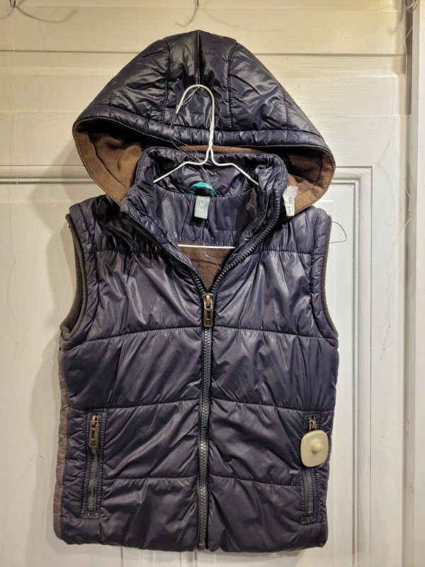 Producto - Chaleco ZARA azul marino y gris puffer Talle 10/12 años- PRECIO: 43X