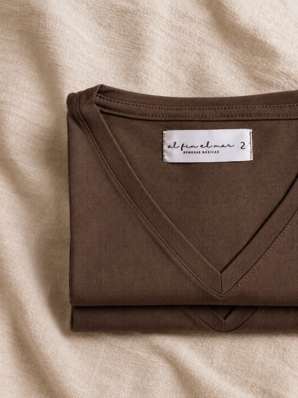 Producto - Mangas Largas Escote V Chocolate
