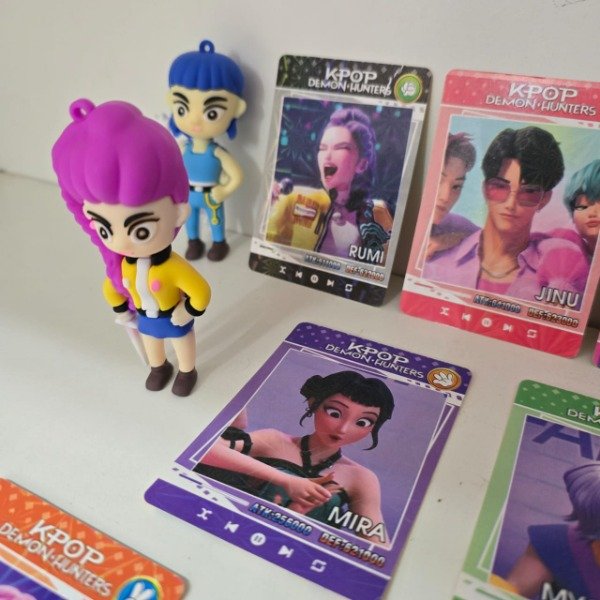 Producto - Guerreras KPOP: 4 muñecas + 8 figuritas - 2