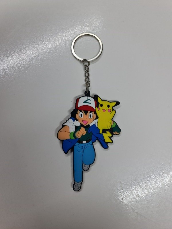 Producto - Llavero goma plano Ash y Pikachu variante