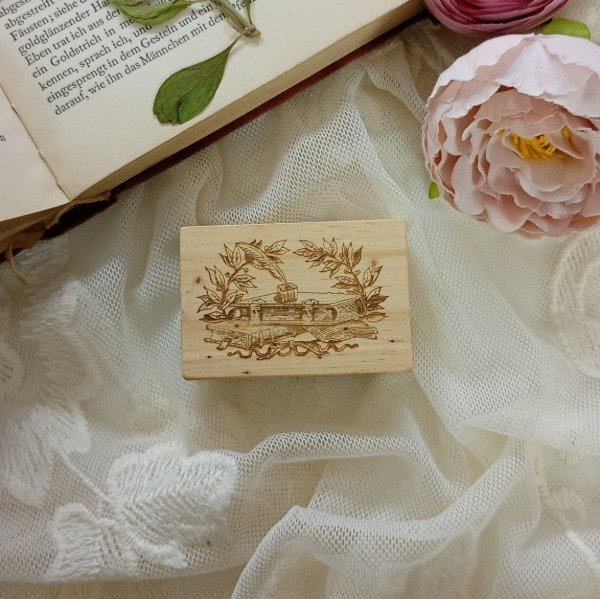 Producto - LIBROS y TINTERO