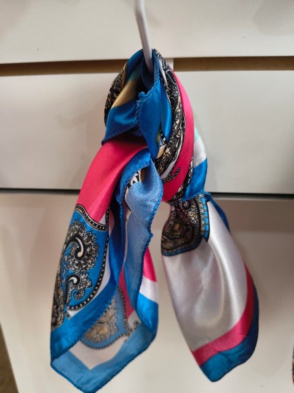 Producto - Pañuelo azul rosa