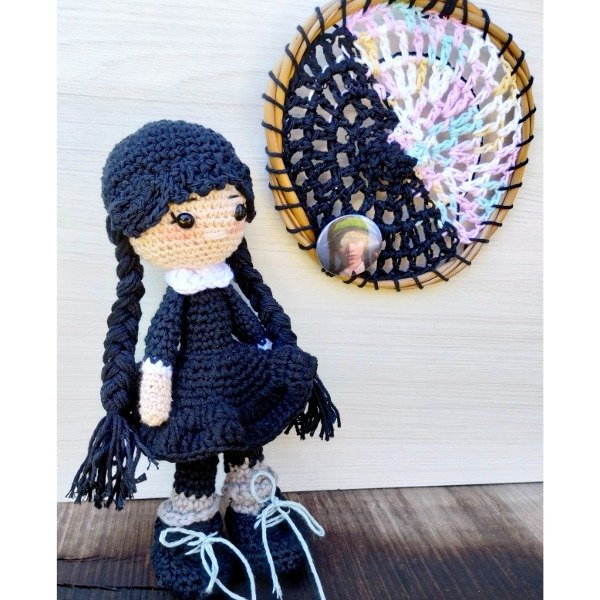 Producto - Patrón Merlina Addams, su amigo dedos y mandala Bicolor - 4