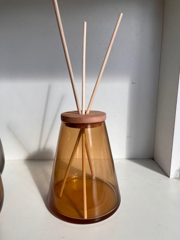 Producto - Cónico 600cc Caramelo Difusor con tapa y varillas