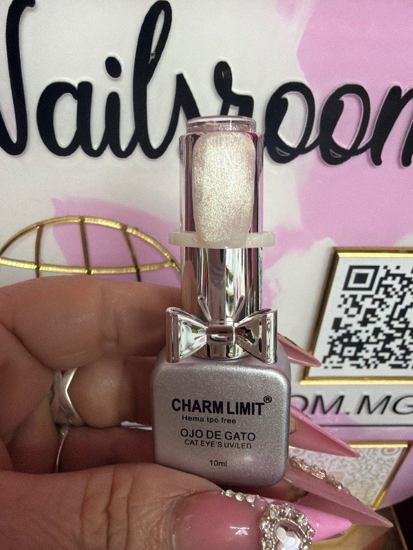 Producto - Esmalte charm limit cat eye N01