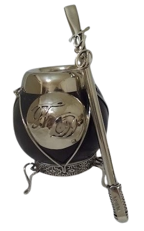 Producto - mate con iniciales y patas con bombilla.