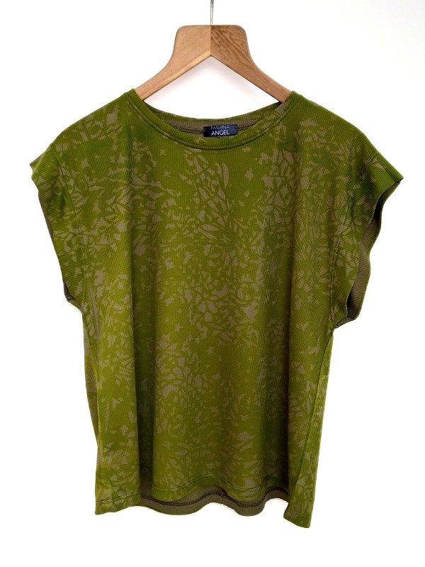 Producto - Remera Proyecto -base verde estampa Enredadera en verde-
