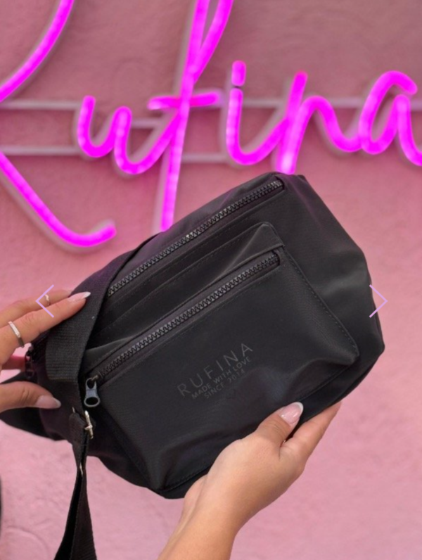 Producto - Riñonera Ana negra estampada