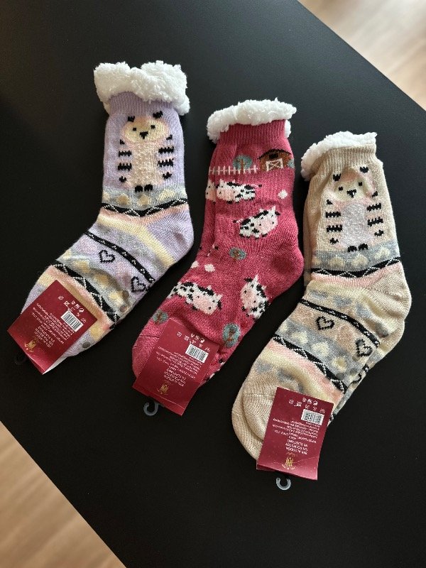 Producto - MEDIAS TERMICAS CON PELUCHITO ANTIDESLIZANTE 35/40  (CORDERITO)