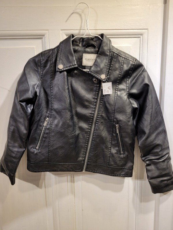 Producto - Campera CHEEKY de cuero negra Talle 10 años - PRECIO: 40X