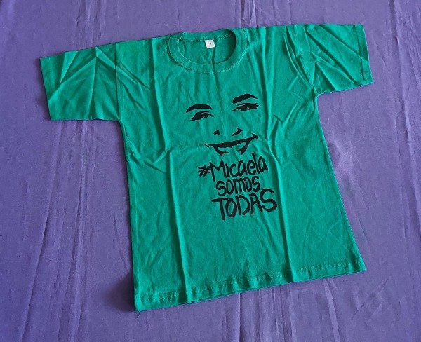 Producto - Remera de Algodón Verde "#Micaela Somos Todas"