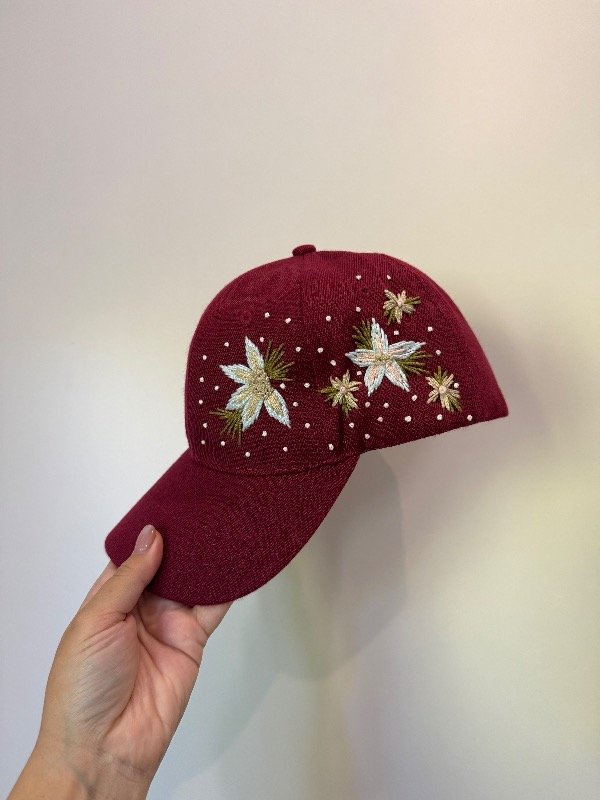 Producto - Gorra bordo bordada a mano