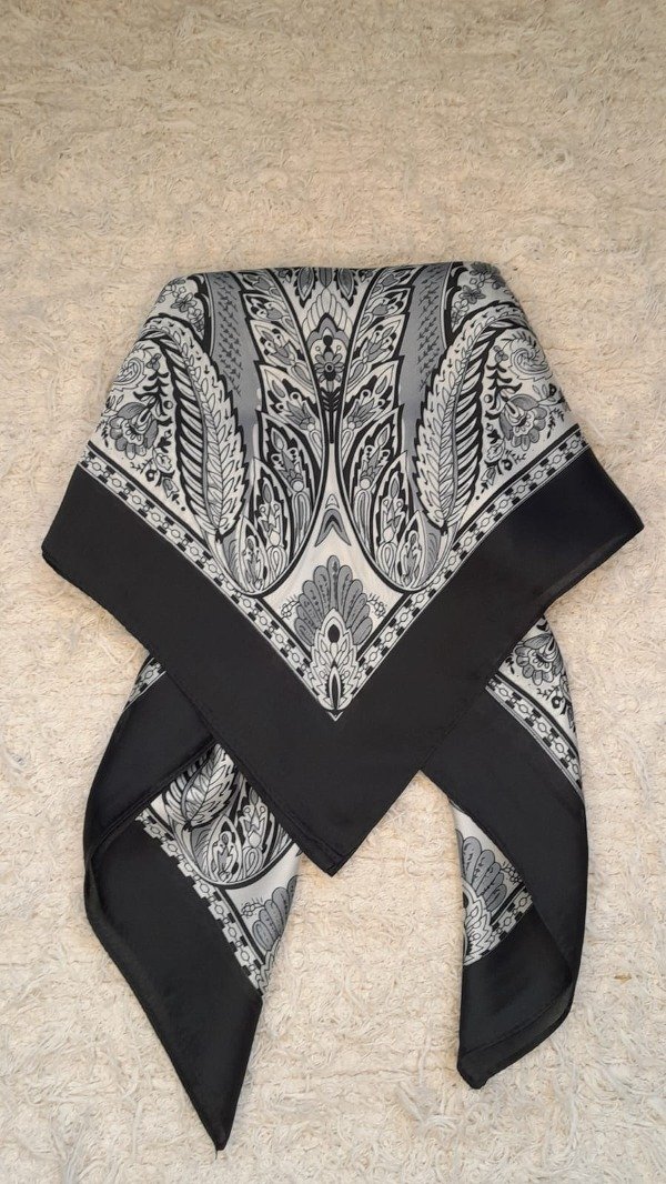 Producto - Pañuelo de seda importado 7 70 x 70 cm