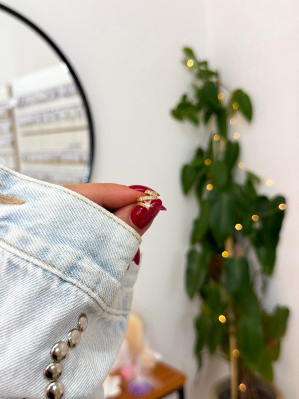 Producto - Ear cuff acero dorado estrellita cúbics