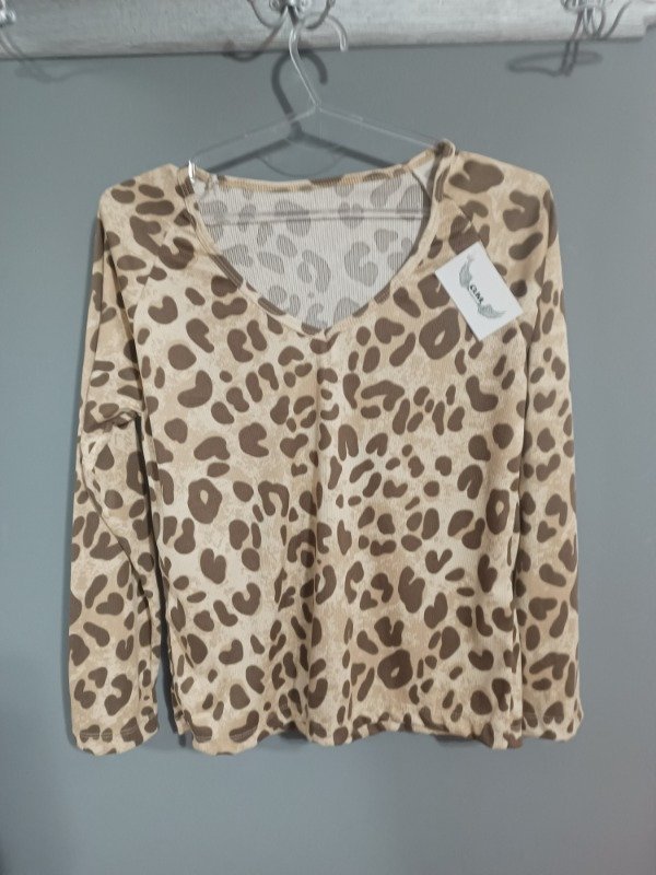 Producto - Remera Mangas Largas - Escote V