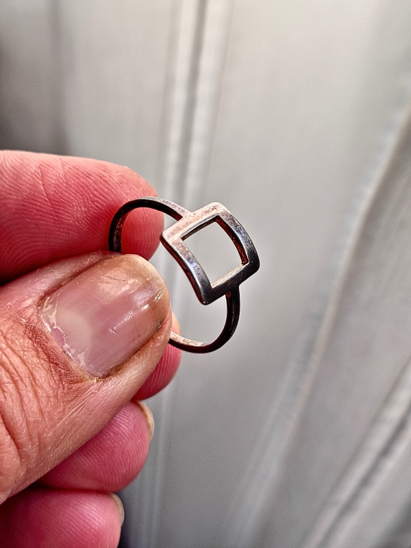 Producto - (1008) Anillo Cubo - Talle 17 - AQ