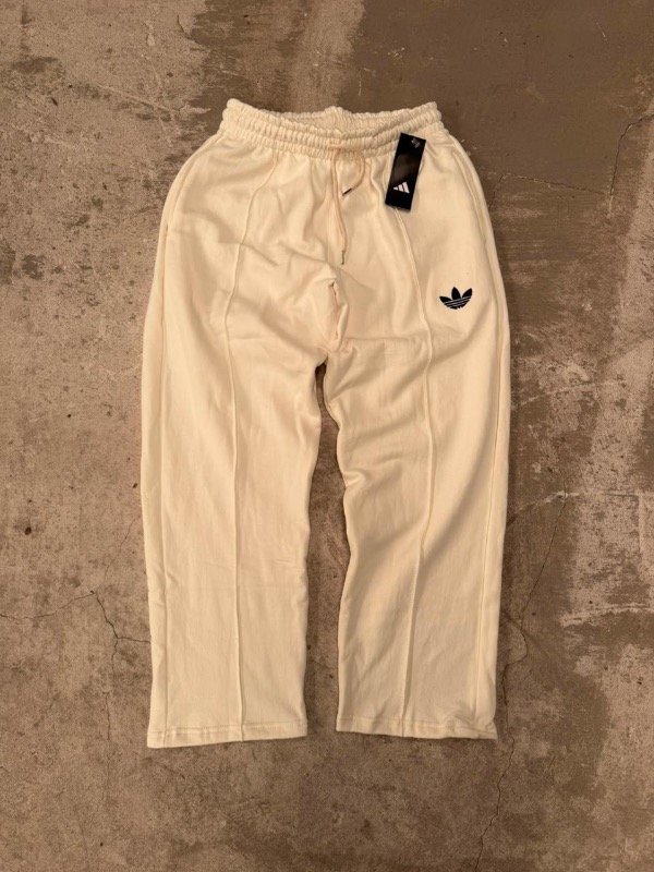 Producto - Jogging Adidas pinzado - 0