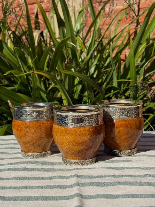 Producto - MATE IMPERIAL DE ALGARROBO CON BASE Y VIROLA DE ALPACA - 0