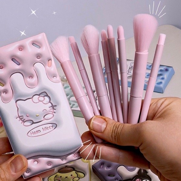 Producto - Set de brochas en caja kitty