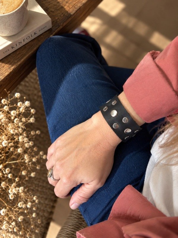 Producto - Pulsera negra tachas - 0