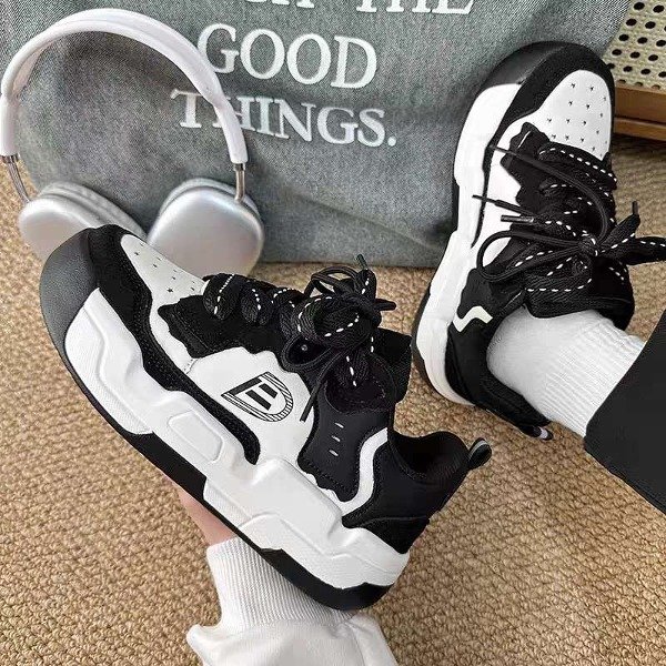 Producto - Zapatillas CHUNKI Blancas  con Negro