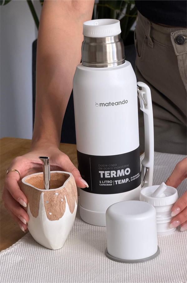 Producto - SET MATE VACA RANCHERO + TERMO MATEANDO 1 L BLANCO + BOMBILLA - 3