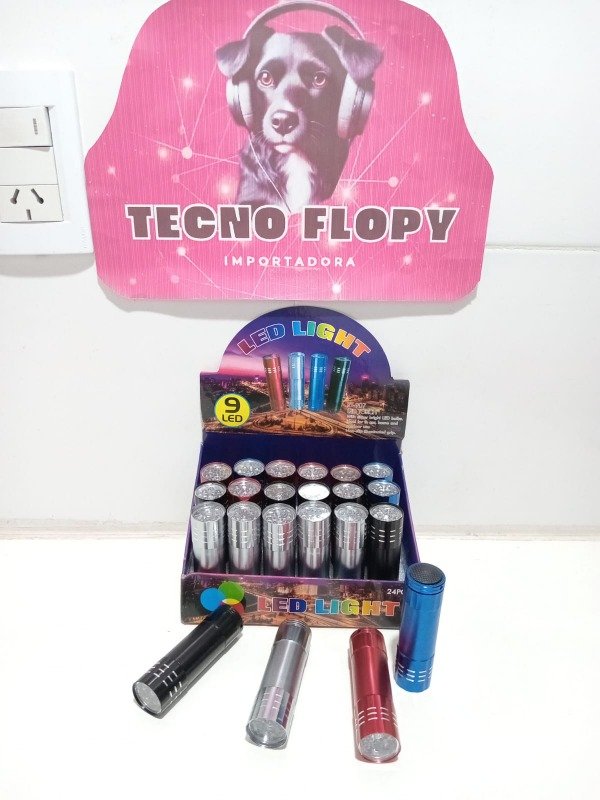 Producto - Linterna mini metalizada 9 led