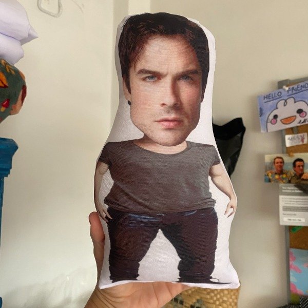 Producto - Muñeco Damon Salvatore Vampire Diaries chiquito 01