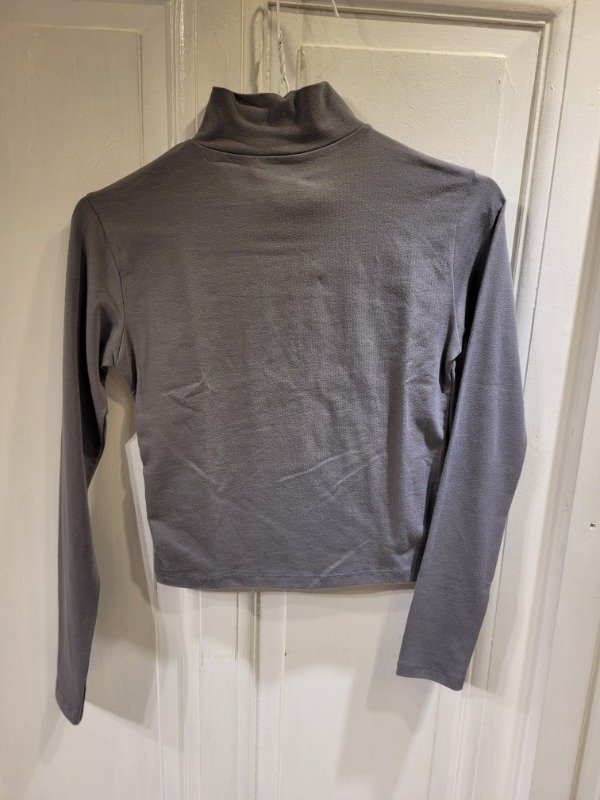 Producto - Polera SO CIPPO gris Nueva C/etiq Talle 16 años - PRECIO: 20X
