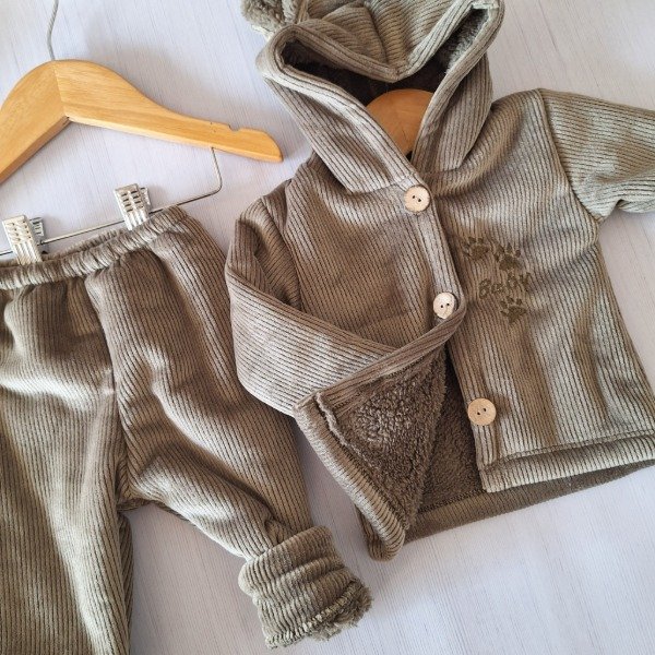 Producto - Conj. Corduroy con Corderito Verde Militar