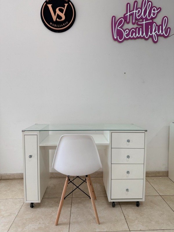 Producto - Mesa para manicura Paris con ruedas