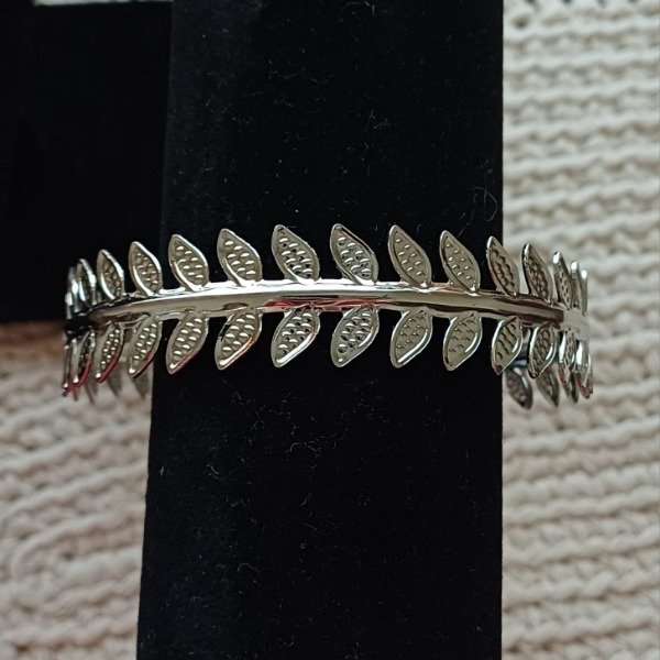 Producto - Brazalete hojas plateado