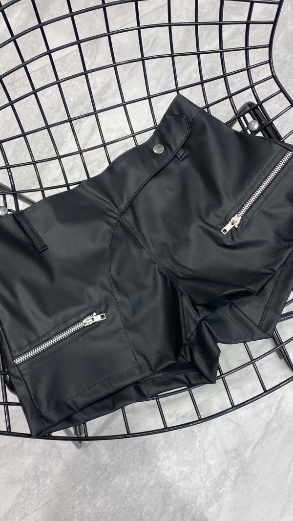 Producto - SHORT ENGOMADO NEGRO