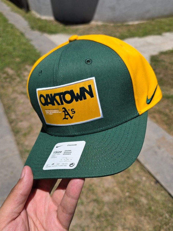 Producto - Oakland Athletics Colorblock Performance Adjustable Nike Classic99