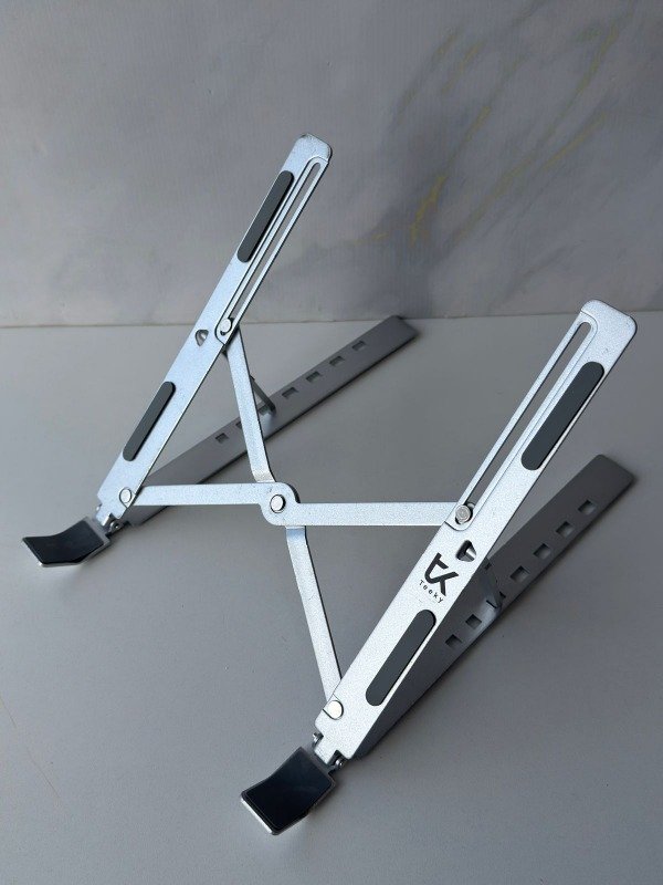 Producto - Soporte para Notebook metalico plegable plateado