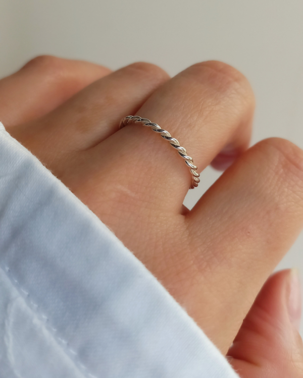 Producto - Anillo torzado Loana . Plata925