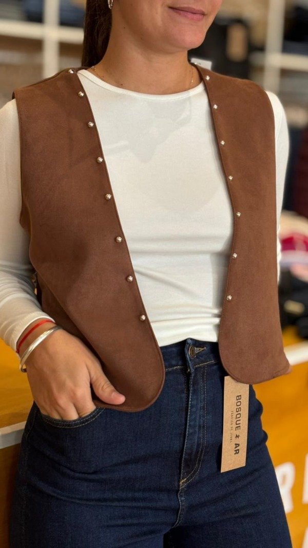 Producto - CHALECO GAMUZA TACHAS