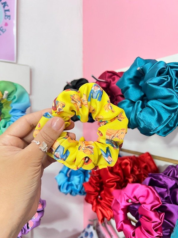 Producto - SCRUNCHIE REY LEON