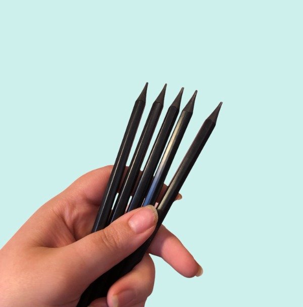 Producto - Lápiz negro (Simball o Filgo)+ goma Ezco+sacapuntas Boogy Maped