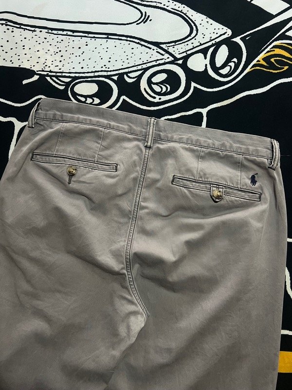 Producto - Pantalón Polo Ralph Lauren gris. Talle 42