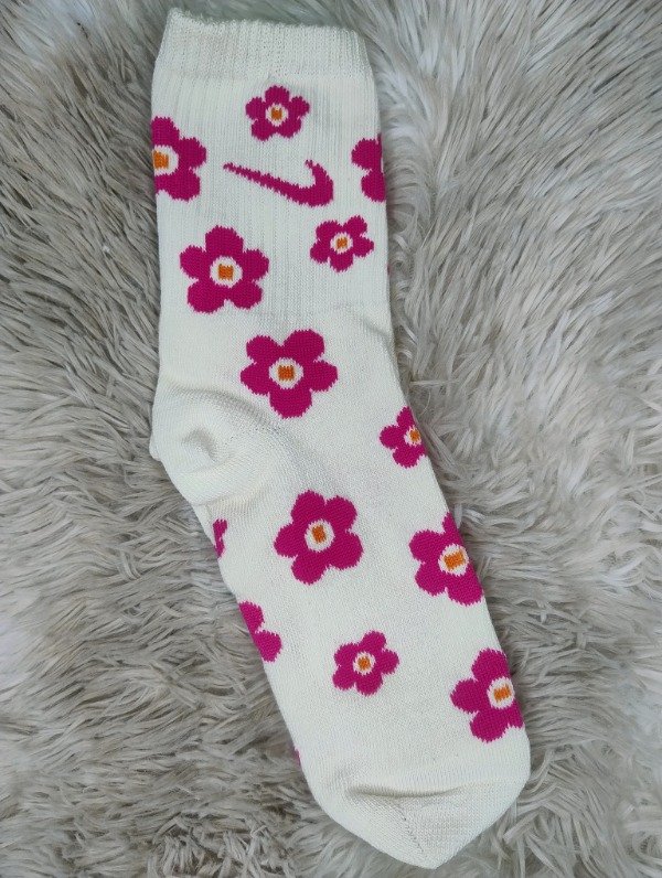 Producto - Tenis adulto beige Pipa con flores rosas
