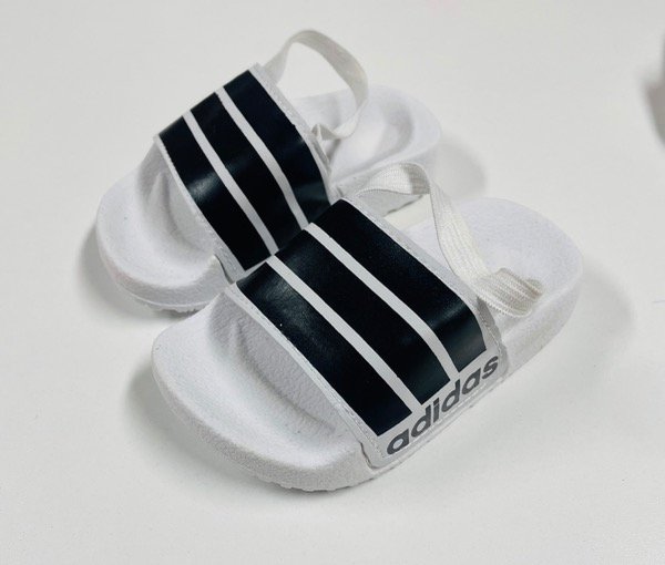 Producto - OJOTAS ADIDAS BLANCAS