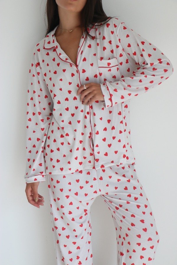 Producto - PIJAMA CAMISERO CORAZONES ROJOS / EN STOCK