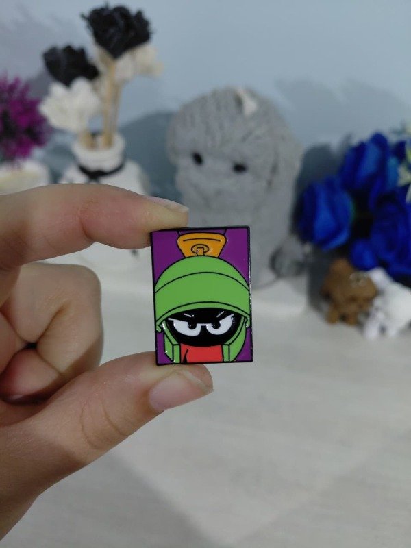Producto - Pin metalizado - Marvin el Marciano #1781