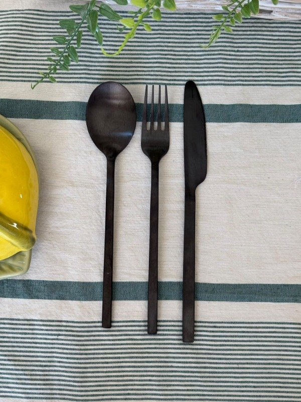 Producto - Set cubiertos en negro x3