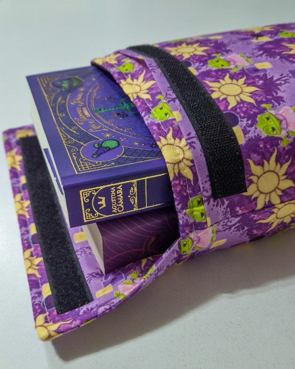 Producto - Fundas para libros extra estándar Enredados Pascal IMPERMEABLE - 1