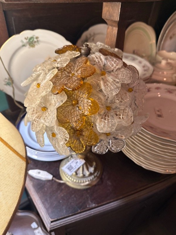 Producto - Lámpara de mesa de bronce con flores murano