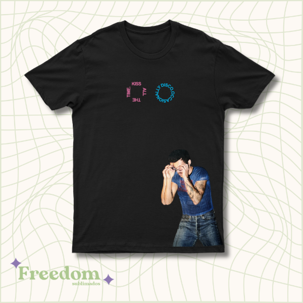 Remera kiss all the time, disco occasionally. H