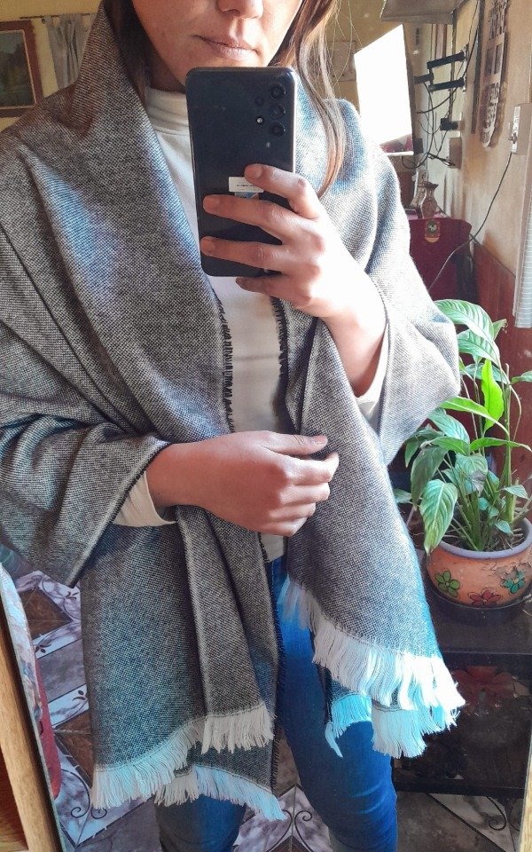 Producto - Ruana Gris