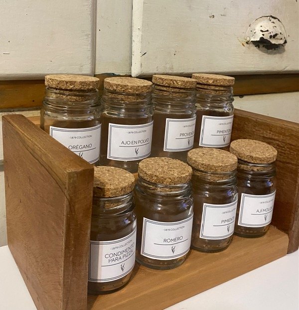 Producto - Combo lupita de 8 especieros 100 cc más estante